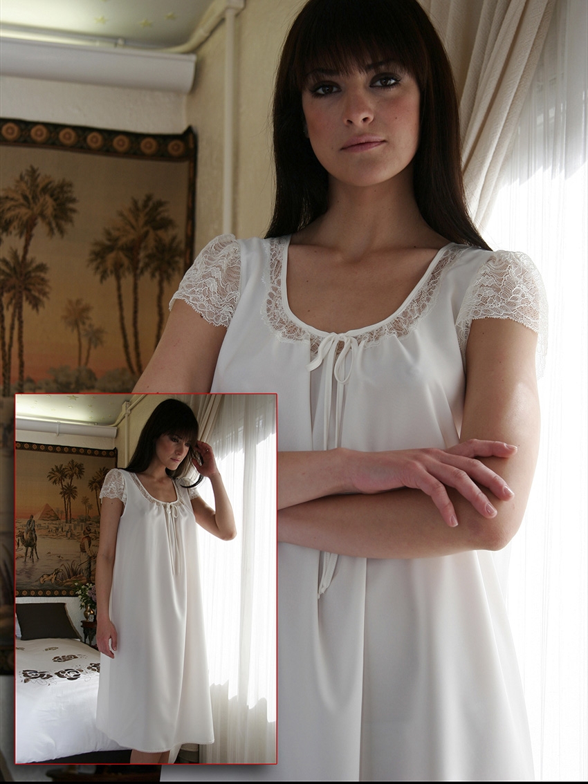 Nightgown microfiber with lace and jacquard neckline